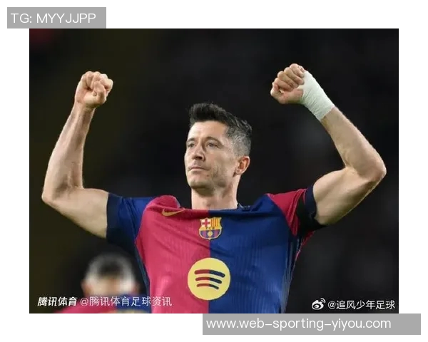 莱万在欧冠赛场火力全开10场打入12球射手榜领跑金靴稳了